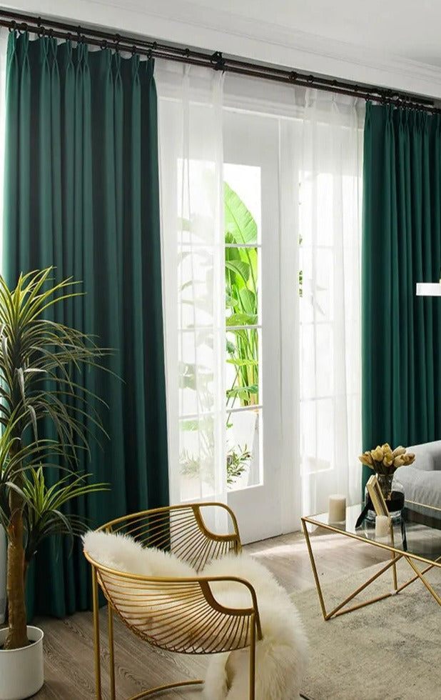 GREEN CURTAIN